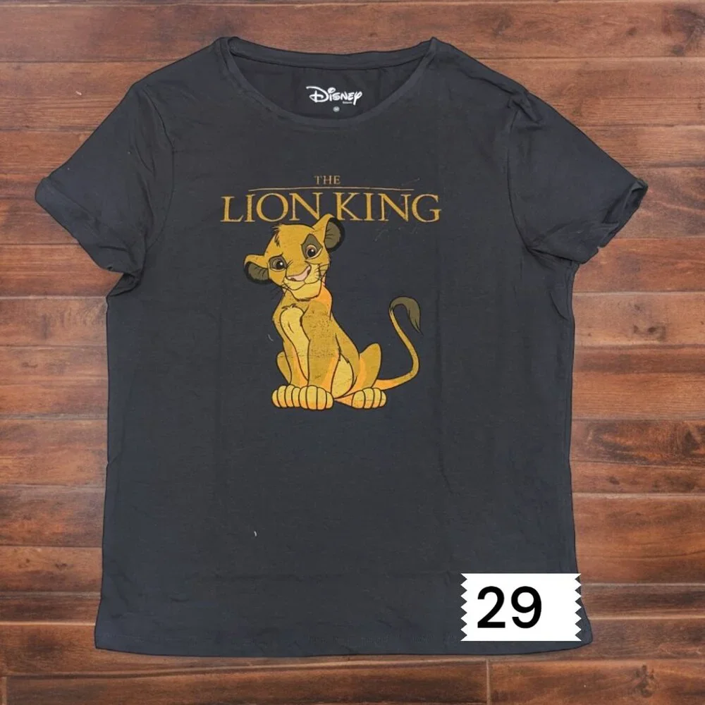 M Disney/marvel/bands/looney tunes/Teen and Women graphic T-shirts NWOT Pick one - Picture 13 of 17